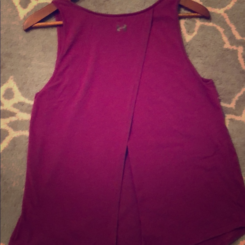 Under Armour fly-away muscle tank